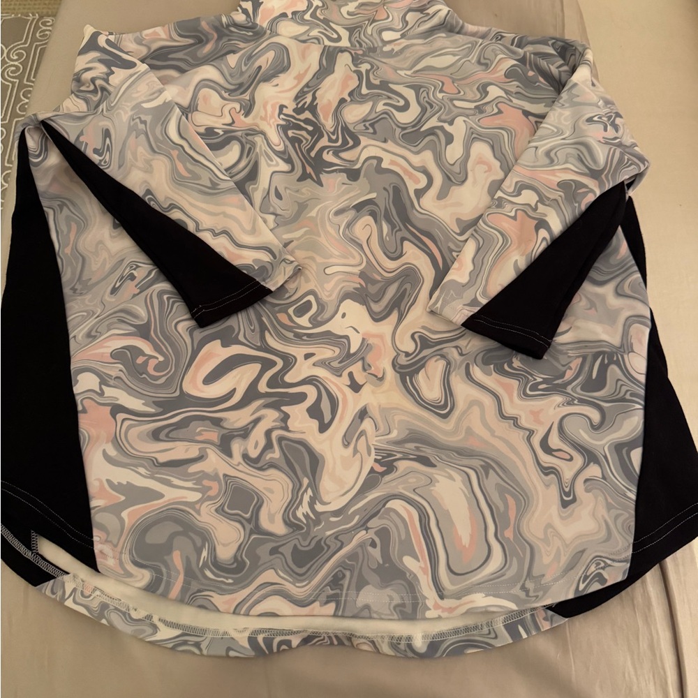 Tuckernuck marble Pattern Long Sleeve Athletic Top, Size XS/S